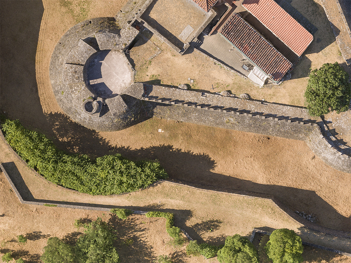 Porzione di fotografica ortorettificata di fortezza medievale