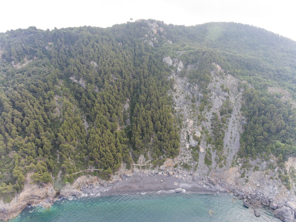 Fotografia aerea della spiaggia di Punta Corvo