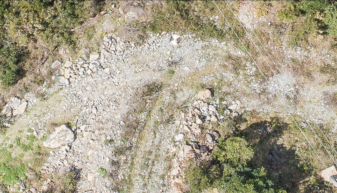 immagine aerea di zona rurale scattata da drone in rilievo aerofotogrammetrico dopo la regolazione del dettaglio